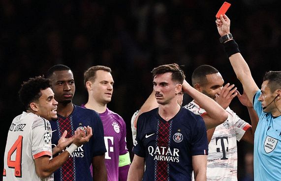 ތިން މެޗަށް ސަސްޕެންޑްވި ޑިއާޒްގެ އަދަބު ލުއިކޮށްދީފި