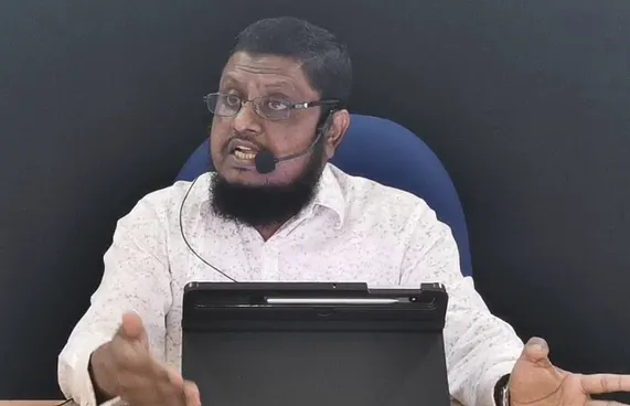 ޝައިހް އިބްރާހީމްގެ ދެ ލޮލުގެ ފަރުވާއަށް އެހީ ހޯދަނީ