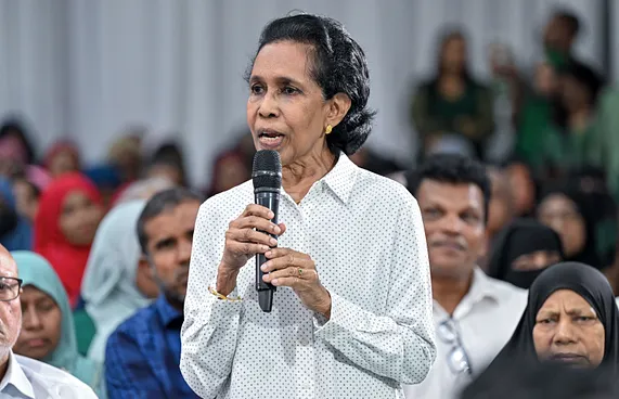 ބޮޑު މުސާރަ ލިބެންޖެހޭނީ ޓީޗަރުންނާއި ނަރުހުންނަށް: ރާޝިދާ