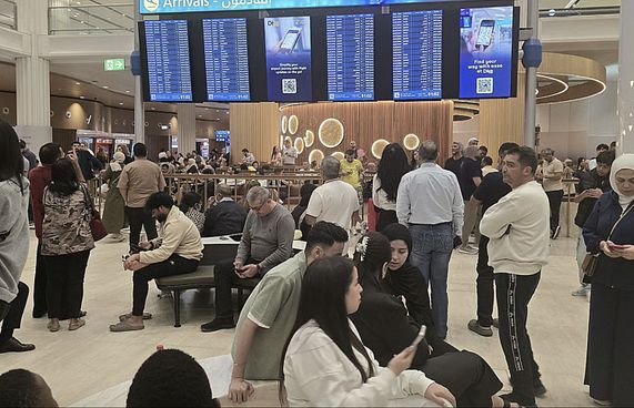 މޫސުން ގޯސްވެ، ރާއްޖެ އަންނަ ފްލައިޓުތައް ޑިލޭވެއްޖެ