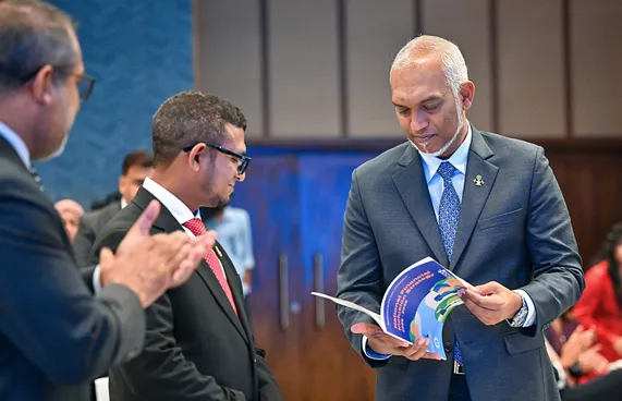 "ސުކޫކު ދެއްކުމަށް ޑޮލަރު މާރުކުރަން ފެށުމުގެ ދައުރު ބޮޑު"