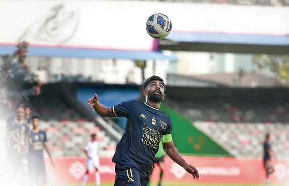 ރިޒޭގެ ލަނޑު ލިސްޓު؛ ލީގުގައި އީގަލްސްއަށް 100