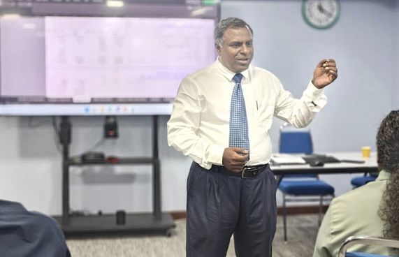 މަގާމުން ވަކިކުރީ ގާނޫނީ ހަމަތަކުން ބޭރުން: ސާޖިދު