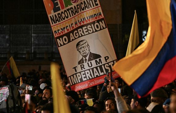 ބައިނަލްއަގުވާމީ ގާނޫނަށް ތަބާވާކަށް ނުޖެހޭ: ޓްރަމްޕް