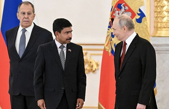 ސަފީރު އަބްދުއްރަހީމް، ރަޝިއާގެ ރައީސަށް ފަތްކޮޅު އަރުވައިފި