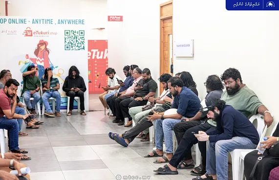 ޓެކްސީލައިނަށް ޑްރައިވަރުން ހޯދަން ވޯކް-އިން އިންޓަވިއުއެއް