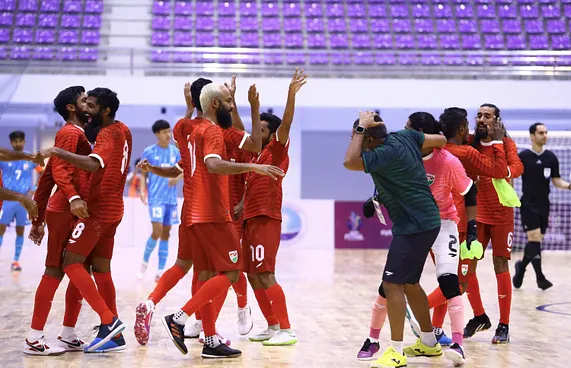 އިންޑިއާ ބަލިކޮށް ރާއްޖޭން އުއްމީދު ބޮޑުކޮށްފި