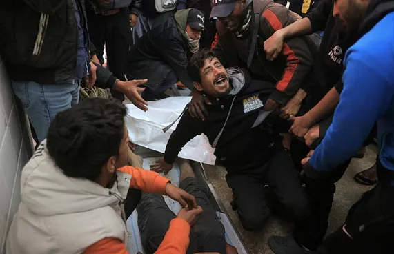 އިޒްރޭލުން ޣައްޒާގައި 13 މީހަކު ޝަހީދުކޮށްލައިފި