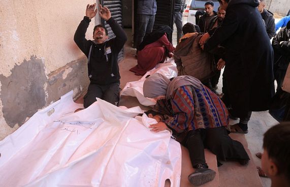 ޣައްޒާގައި އިޒްރޭލުން ތިން ނޫސްވެރިޔަކު ޝަހީދުކޮށްލައިފި