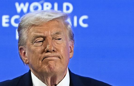 ގްރީންލެންޑު ހޯދަން ބާރުގެ ބޭނުމެއް ނުކުރާނަން: ޓްރަމްޕު