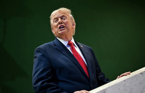 ޔޫރަޕް ގިނަ މީހުން ދެކެނީ ޓްރަމްޕަކީ ދުޝްމަނެއް ކަމަށް