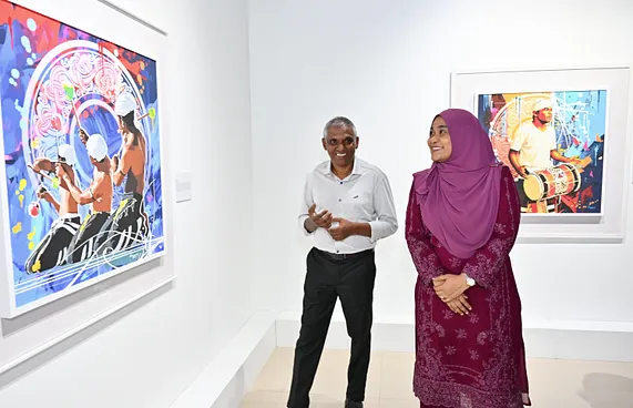 "ވިވިޑް ރިއަލިޒަމް" އާޓް އެގްޒިބިޝަން ފަށައިފި