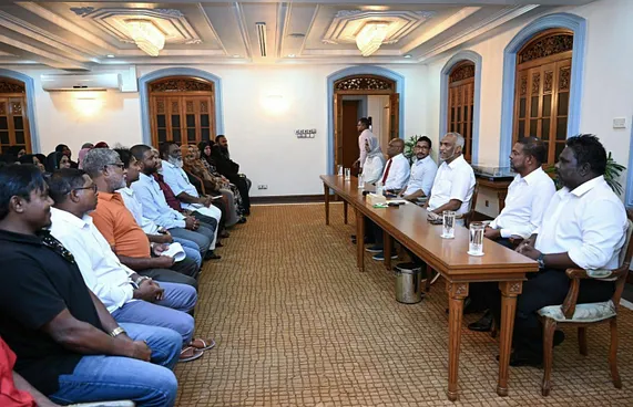 ރައީސް، މާލެ ރަށްވެހީންގެ ޖަމިއްޔާއާ ބައްދަލު ކުރައްވައިފި