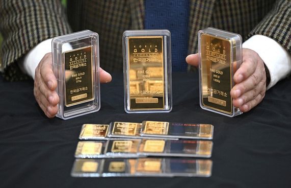 ރަނުގެ އަގު ފުރަތަމަ ފަހަރަށް 5،000 ޑޮލަރަށް ވުރެ މަތީގައި