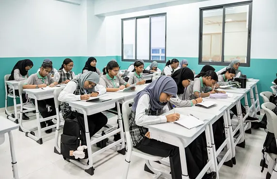 އަހުމަދިއްޔާ ސްކޫލްގެ ކިޔެވުން އެއްދަންފަޅިއަށް ބަދަލުކޮށްފި