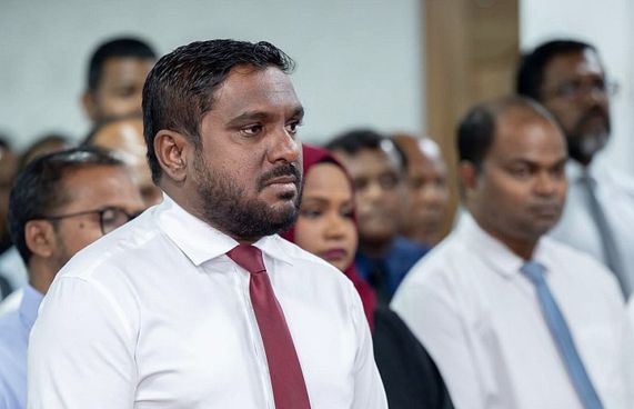 ކެންޑިޑޭޓުންގެ ރެކޯޑް ނިންމަން އިތުރުގަޑީގައި މަސައްކަތްކުރޭ