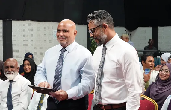 ފައިސާ ދޫކުރުމުގައި ދިމާވާ ދަތިތައް ހައްލުކުރަން ޕޯޓަލެއް