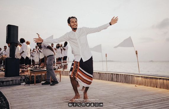 ހަބޭސްގެ ފަންނާނަކު އޮޅުވާލައިގެން ޑޮލަރު ހޯދުމުގެ ތުހުމަތު