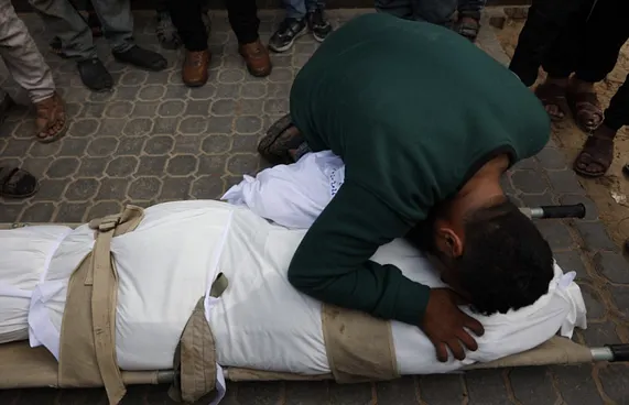 ޣައްޒާގައި ތުއްތު ކުއްޖަކާއި ނުވަ މީހުން ޝަހީދުކޮށްލައިފި