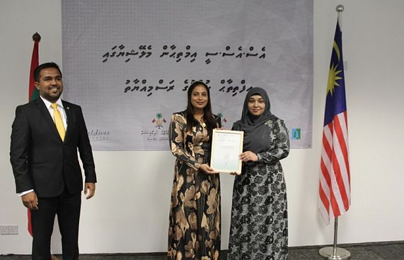 ބޭރުގައި ދިރިއުޅުނަސް ދައުލަތުން "އިނާޔަތް" ދޭން ޖެހޭ؟