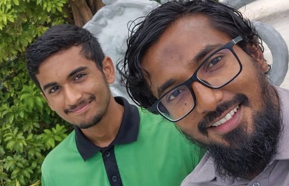 އައްޔާޝް: އިކޮނޮމިކްސް އިން އެއްވަނަ ހޯދައިދިނީ ޓީޗަރަށް