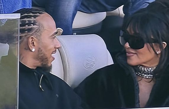 ކިމްގެ އާ ލޯބިވެރިޔަކީ ލުވިސް؟