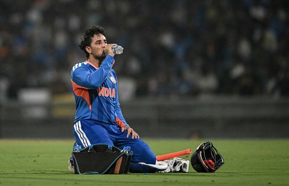 އިންޑިއާ އަބީޝެކްގެ ބަނޑަށް އުނދަގޫތަކެއްވެ އެޑްމިޓްކޮށްފި