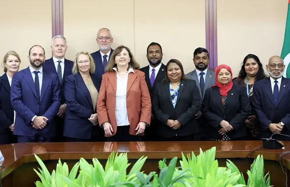 ރާއްޖެ-އީޔޫގެ ޑައިލޮގް، މަހުގެ ޓެރިފާއި ވިސާއާ ބެހޭ މަޝްވަރާ