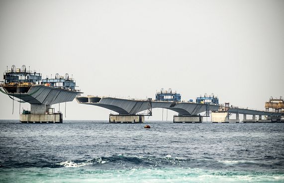 ތިލަމާލެ ބްރިޖުގެ ކަނޑުއޮޅިތަކުން ދަތުރުނުކުރަން އަންގައިފި