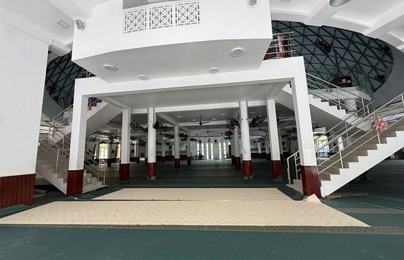 ގުއްބު މިސްކިތް ލަސްވީ ކޮންޓްރެކްޓަރުގެ ސަބަބުން: މޭޔަރު