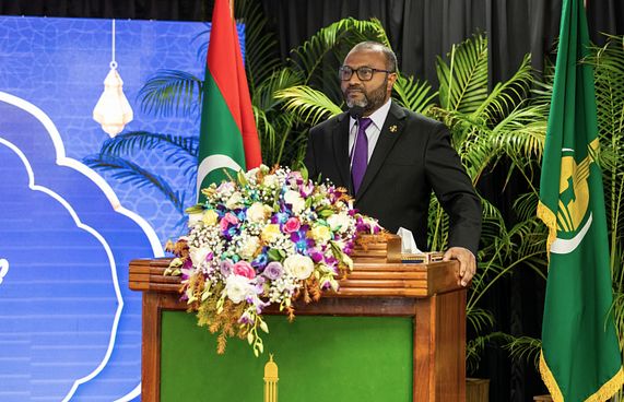 ހާމަކަންބޮޑުކޮށް ޓޫރިސްޓުންނަށް ކާންދޭތީ ކަންބޮޑުވުން!