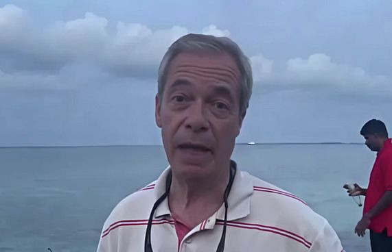 "ޔޫކޭގެ މަޖިލިސް މެމްބަރު ޗާގޯސްއަށް ދިއުން ނުހުއްޓުވަން"