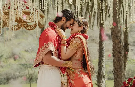 ލޯބި މެސެޖަކާ އެކު ވިޖޭ އާއި ރަޝްމިކާގެ ކައިވެނީގެ ފޮޓޯތައް