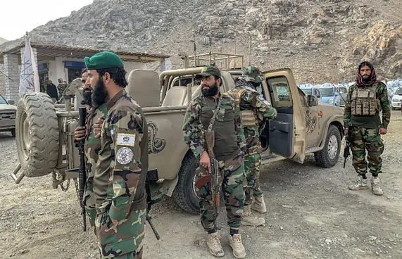 ހަނގުރާމަ އިއުލާނުކޮށް ޕާކިސްތާނުން އަފްޣާނިސްތާނުގެ ކާބުލް އާއި އެކި ހިސާބުތަކަށް ބޮން އަޅައިފި