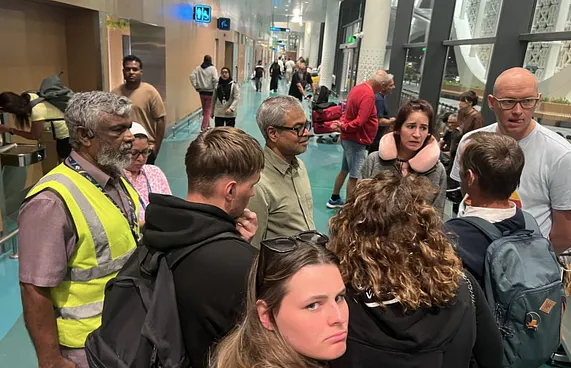 1،400 ޓޫރިސްޓުންގެ ފްލައިޓް ކެންސަލްވި: ތޯރިގް