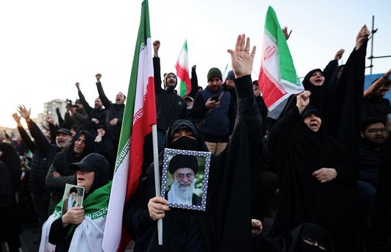 ޚާމަނާއީ އަވަހާރަކޮށްލީ އިޒްރޭލުން: އެމެރިކާ