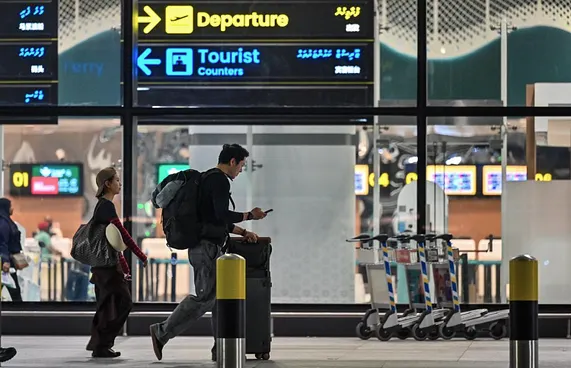 މިއަދު 19 ފްލައިޓެއް ކެންސަލްވެ، 3،000 މީހުންނަށް ދަތިވި