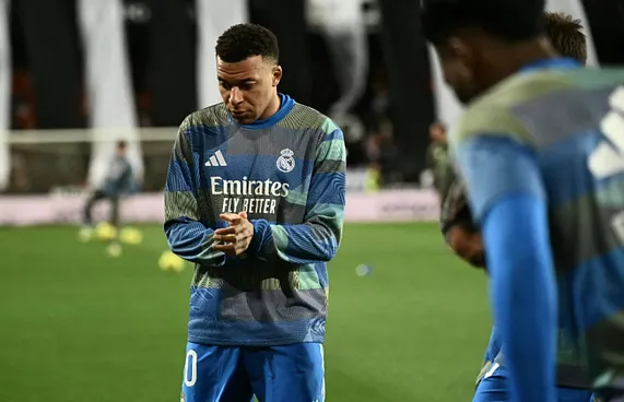 އެމްބާޕޭ ފަރުވާގައި، ރެއާލަށް ހަމަޖެހުމެއް ނެތް