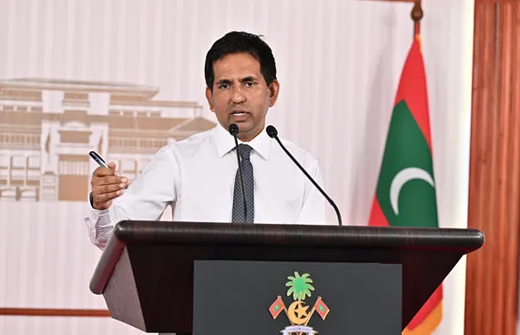 ކާބޯތަކެއްޗާއި ތެލާއި ގޭސް ގެނެވޭނެ އިތުރު މަގުތައް ބަލަނީ