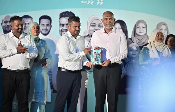 އައްޑޫ ކަރަންޓުގެ މައްސަލަ ހައްލުވާނެ މަޝްރޫއު ހަވާލުކޮށްފި