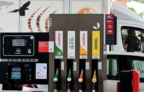 ހަނގުރާމަ ހުއްޓޭނީ އިގްތިސާދަށް ދަތިކޮށްގެން: އީރާން