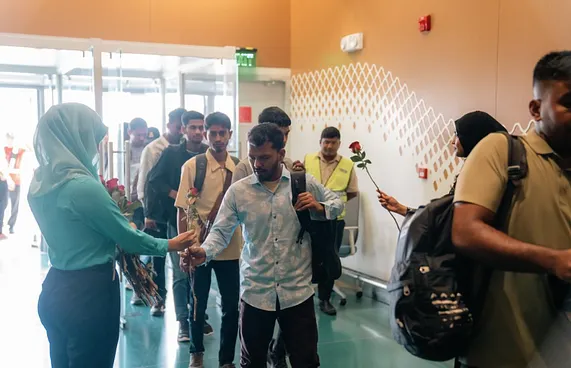 މޯލްޑިވިއަން އިން ޑާކާއަށް އަލުން ދަތުރުތައް ފަށައިފި