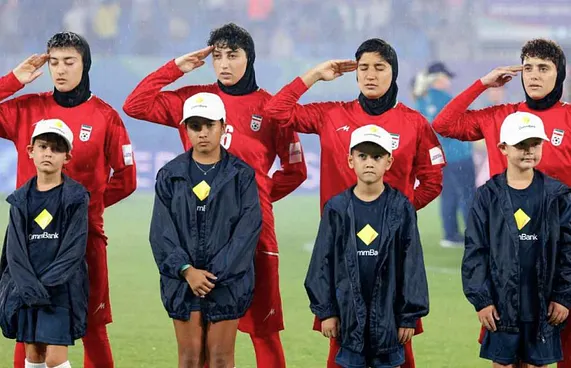 ސިޔާސީ ހިމާޔަތް ހޯދި އިރާނުގެ ކުޅުންތެރިން އަނބުރާ ގައުމަށް