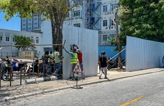 ގާޒީ ބިލްޑިންގް ހުރި ބިމުގައި ޕާކެއް ހަދަނީ