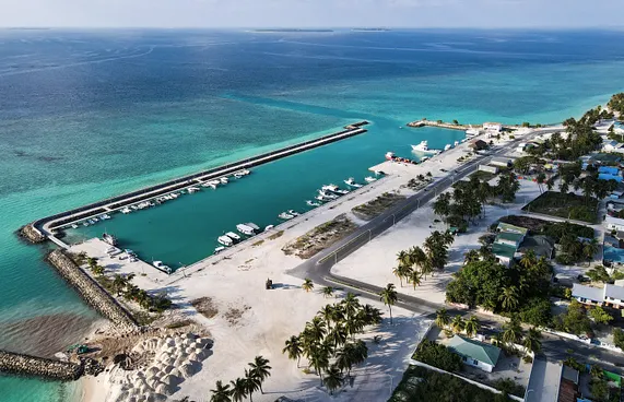ހަނިމާދޫ ހުރިހާ ގެއެއްގައި ކައުންސިލުން ސޯލާ ހަރުކޮށްދެނީ