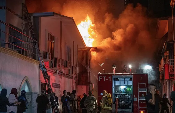 ކެމިކަލް ގުދަނުގެ އަލިފާނުން މުޅި މާލެއަށް ވިހަ ދުން