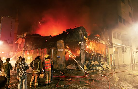 އަލިފާނުގެ ސަބަބުން 10 ގެއެއްގެ 77 މީހަކަށް އެހީވި