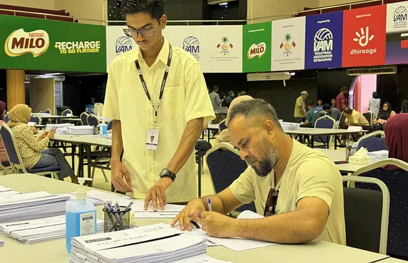 ވޯޓާސް ލިސްޓުގައި އަލުން ސޮއިކުރަން ފަށައިފި