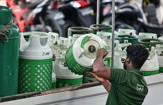 އާ ސްޓޮކް ލިބުމުން 10 ކިލޯގެ ގޭސްފުޅި ވިއްކަން ފަށައިފި