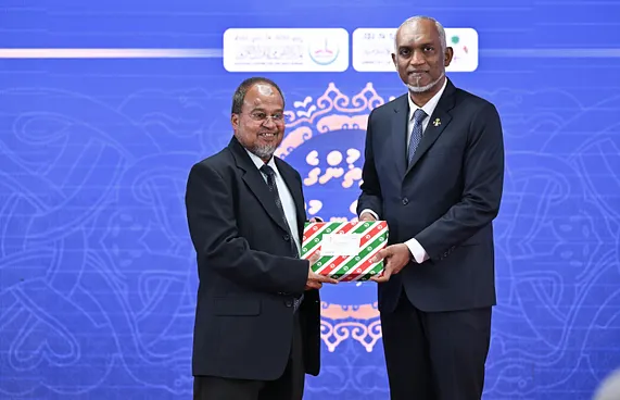 އުމުރަކީ ހުރަހެއް ނޫން، 67 އަހަރުގައި ހާފިޒަކަށް